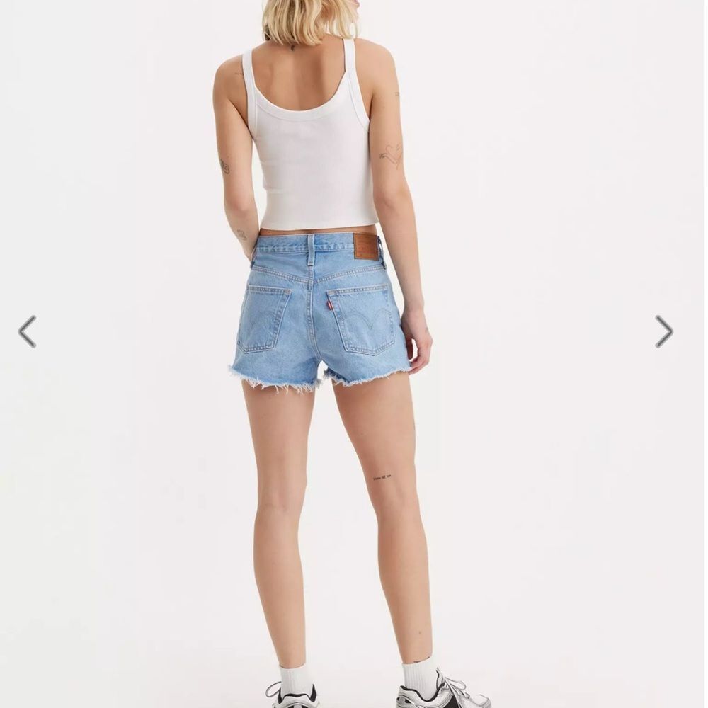 Levi's Women's Light Blue Jeans Shorts. Botton Fly! Distressed. - Picture 2 of 3